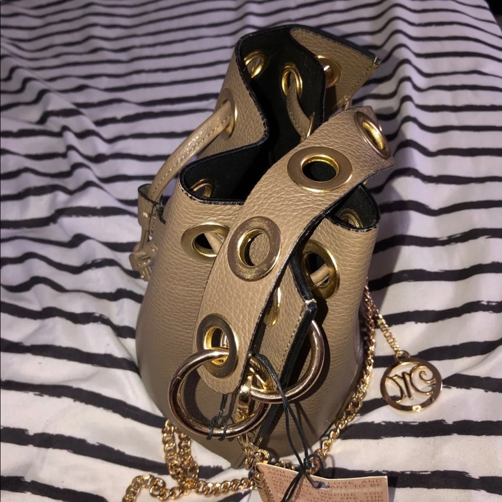 purse - Picture 2 of 3
